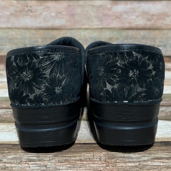 SANITA Shoes Suede Leather Professional Clogs Floral Black Gold Size 38  7.5 - Picture 6 of 8